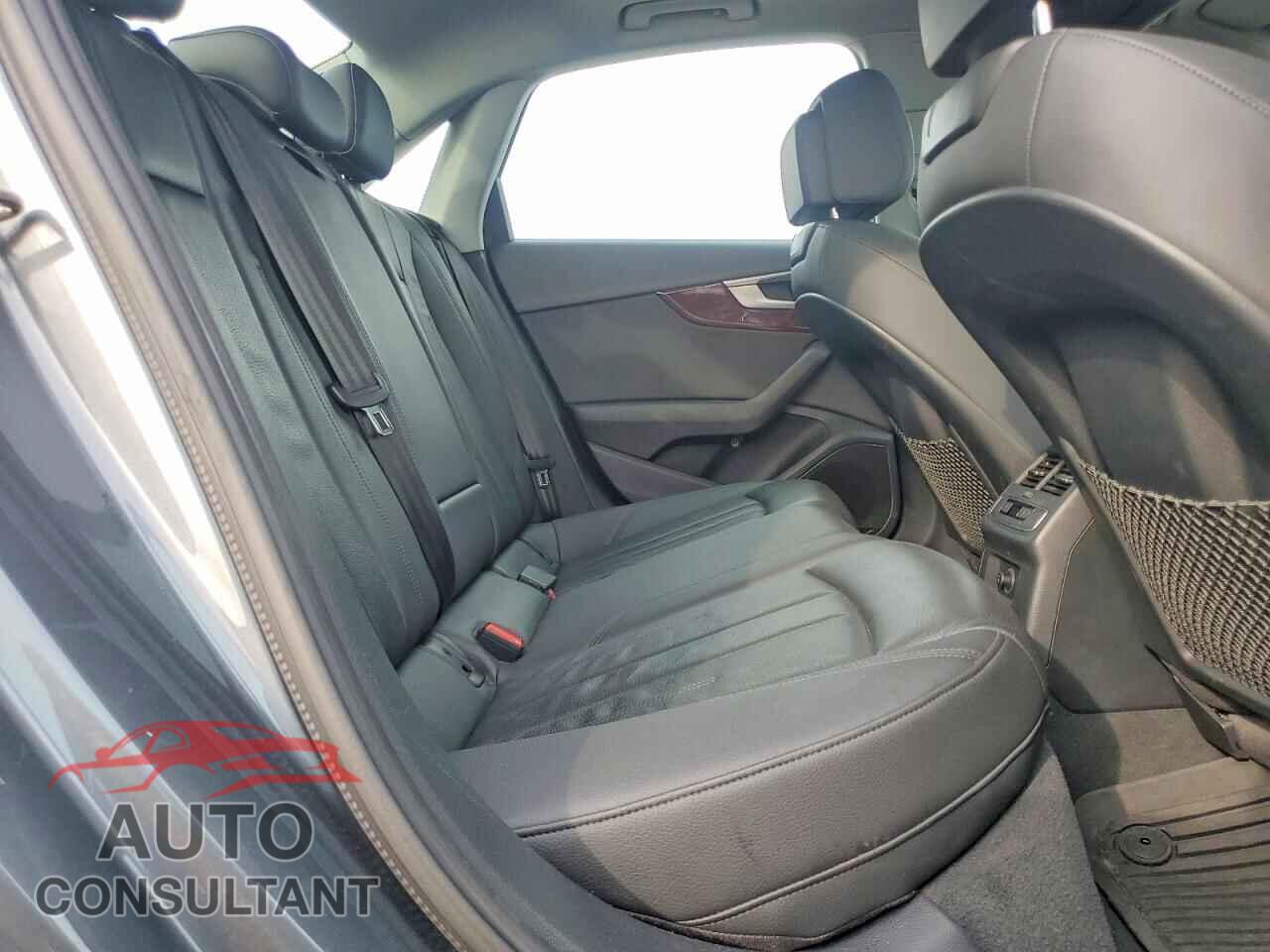 AUDI A4 2019 - WAUDNAF41KA106938