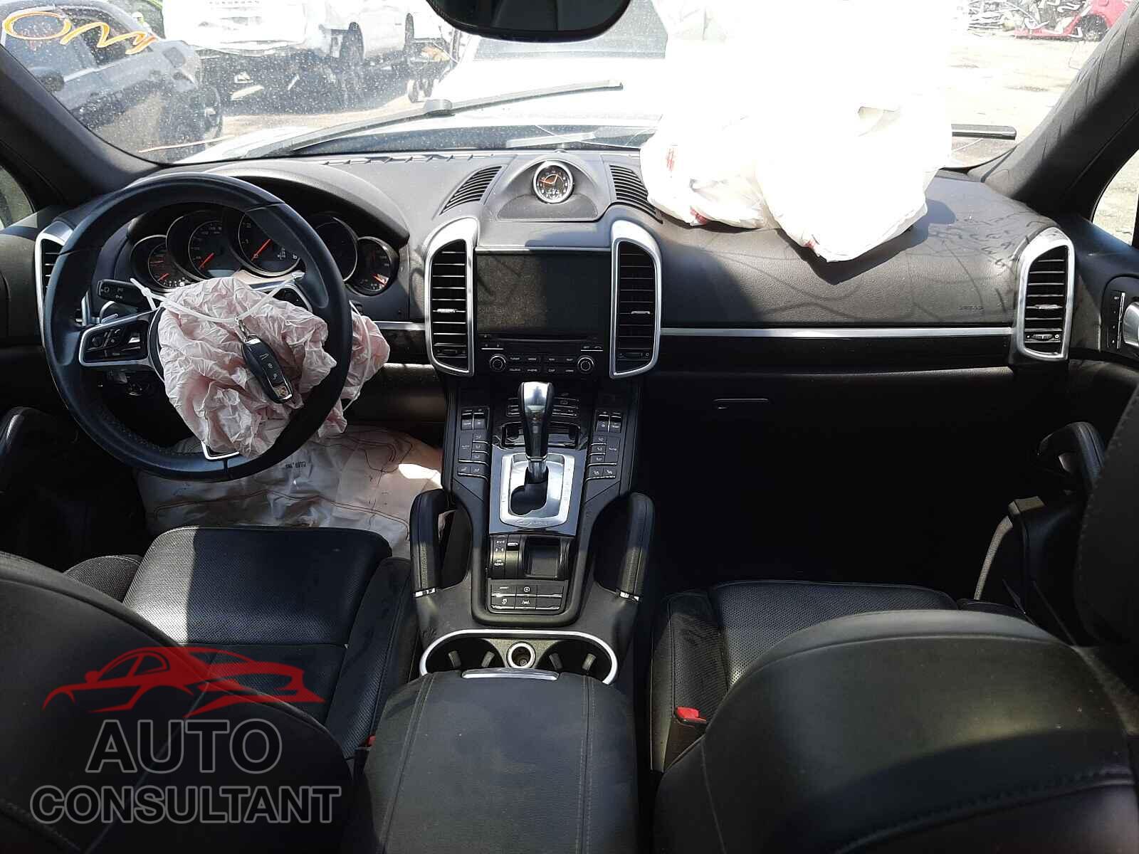 PORSCHE CAYENNE 2017 - WP1AA2A23HKA87100
