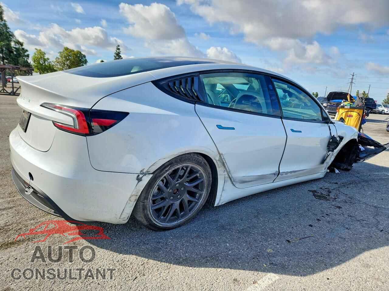 TESLA MODEL 3 2025 - 5YJ3E1EA7SF913722