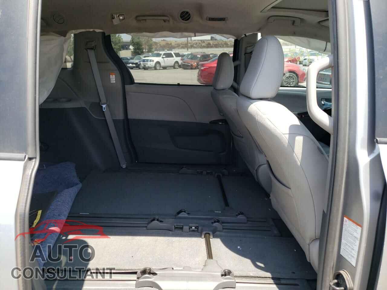TOYOTA SIENNA 2016 - 5TDYK3DCXGS717841