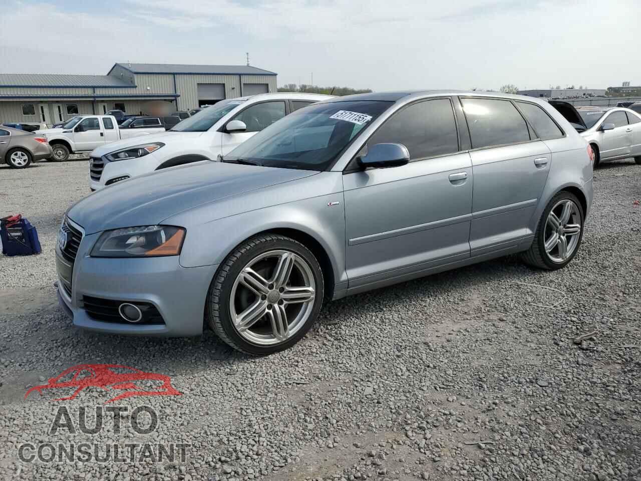 AUDI A3 2013 - WAUKJAFM5DA008064