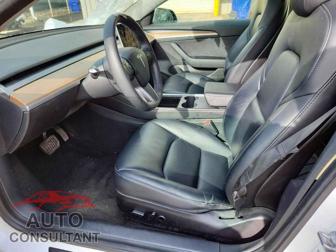 TESLA MODEL 3 2021 - 5YJ3E1EA0MF057697