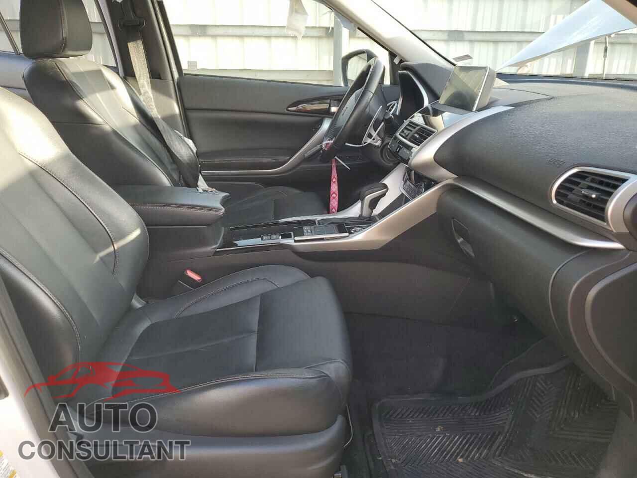 MITSUBISHI ECLIPSE 2018 - JA4AT5AA3JZ040855