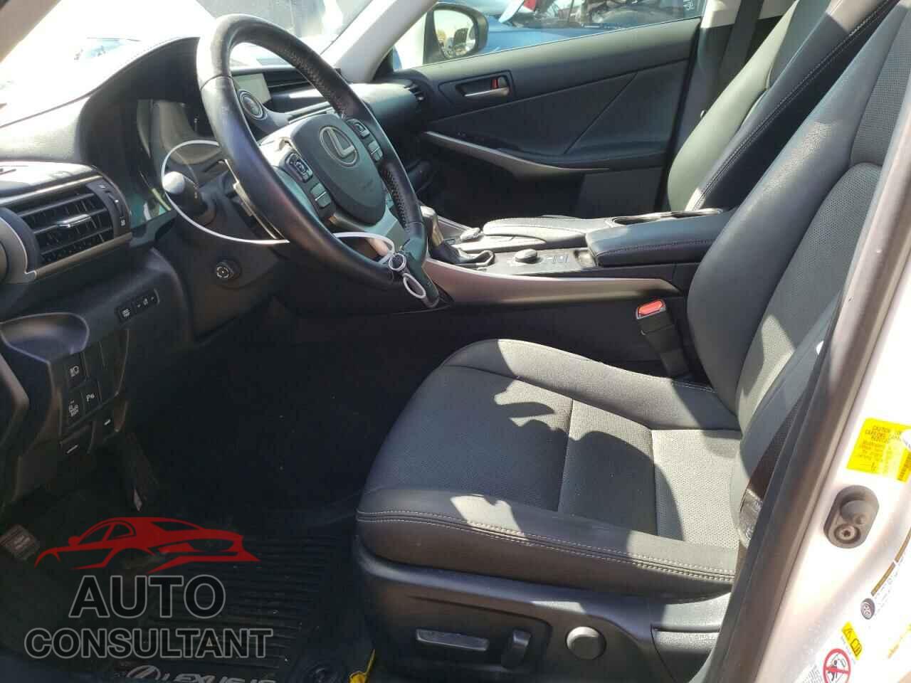 LEXUS IS 2019 - JTHC81D2XK5034233