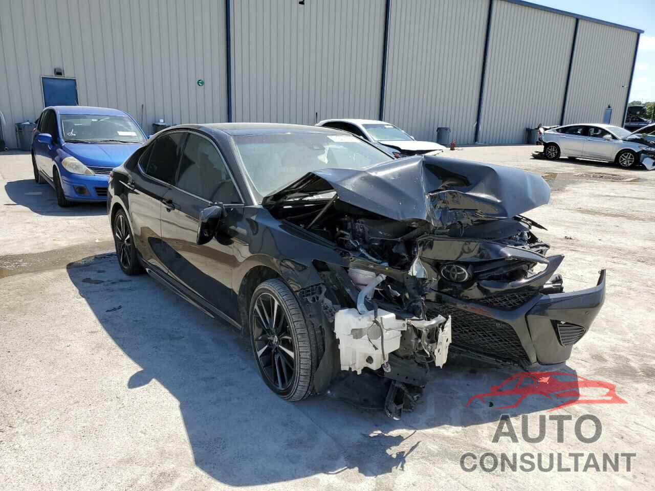 TOYOTA CAMRY 2018 - 4T1B61HK3JU504700