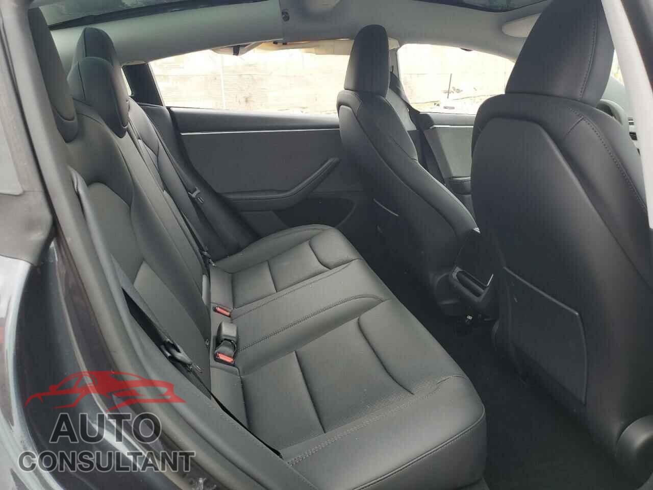 TESLA MODEL 3 2025 - 5YJ3E1EA9SF892355