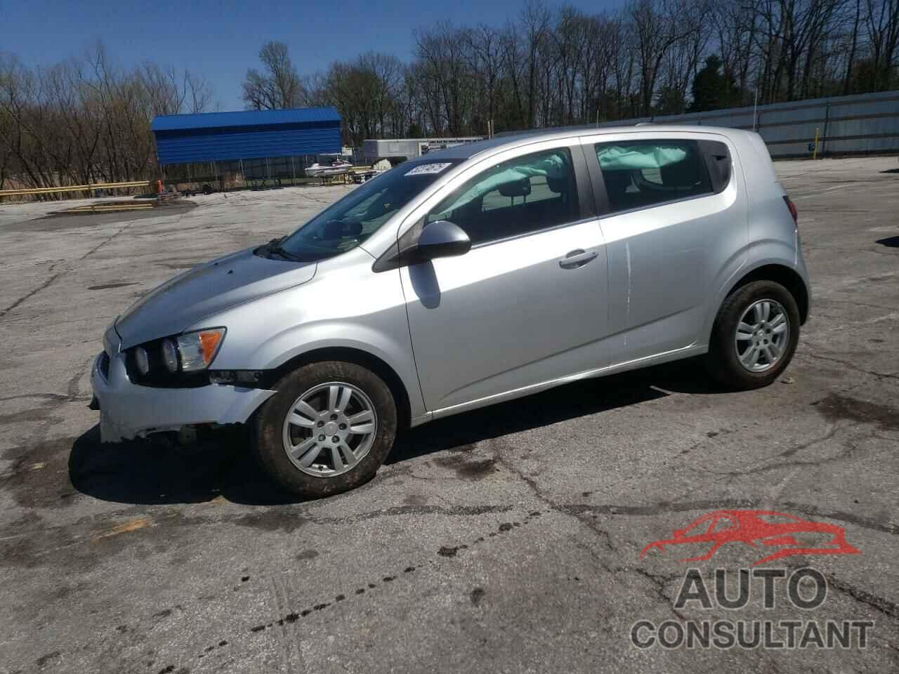 CHEVROLET SONIC 2015 - 1G1JC6SH8F4107941