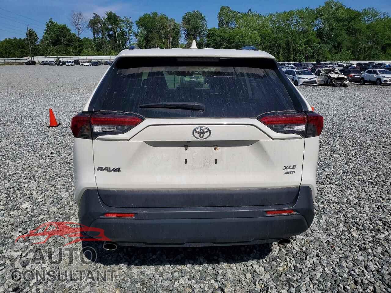 TOYOTA RAV4 2024 - JTMP1RFV9RD108366