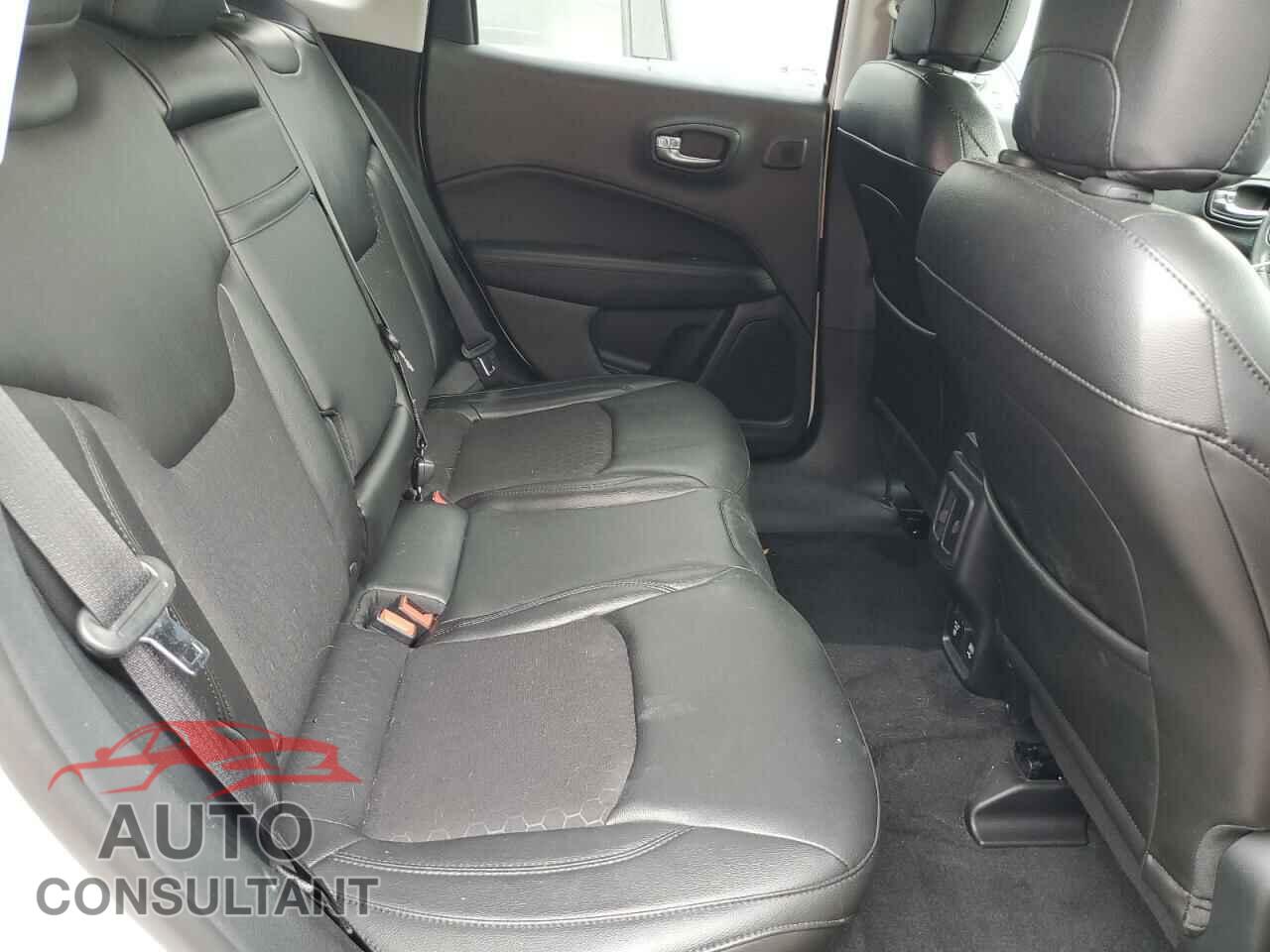 JEEP COMPASS 2018 - 3C4NJCBB2JT304955