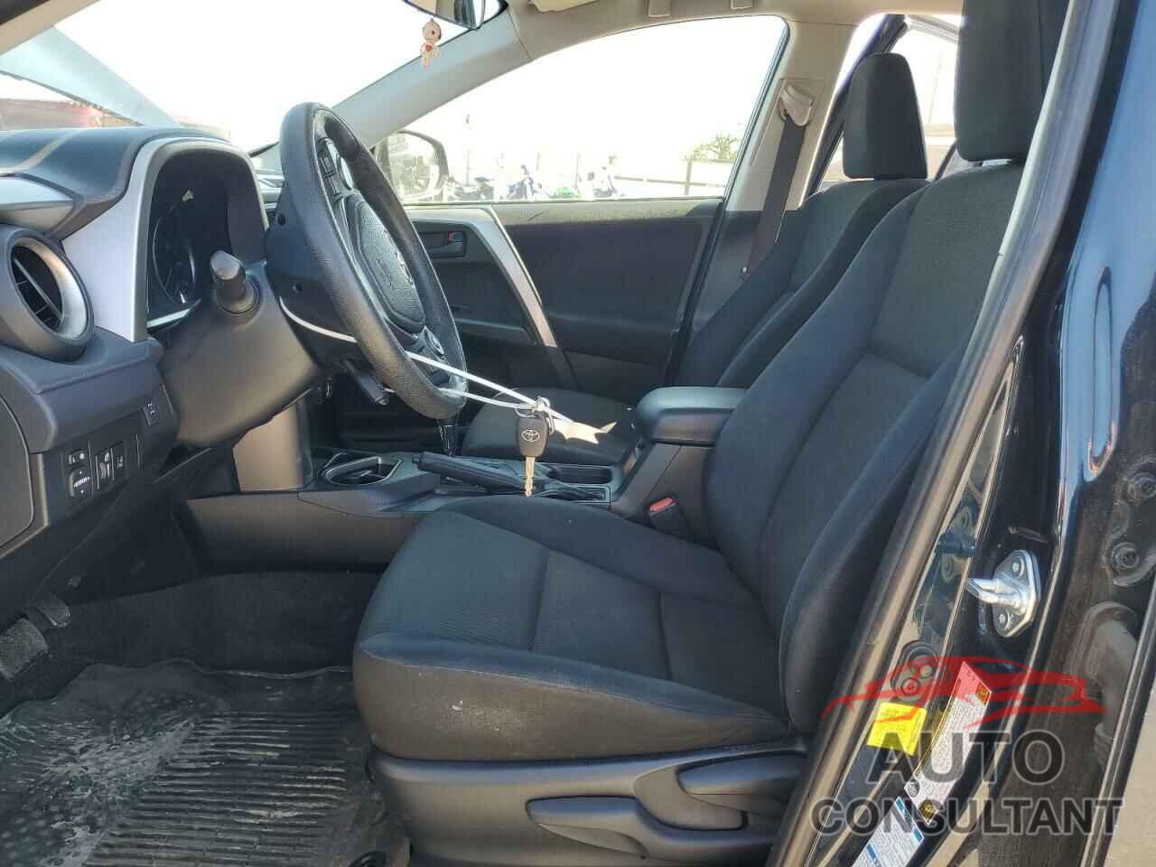 TOYOTA RAV4 2017 - JTMBFREVXHJ700923