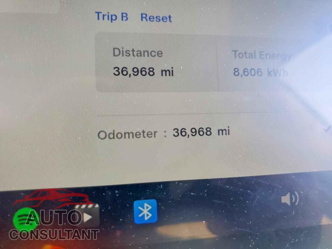TESLA MODEL 3 2024 - 5YJ3E1EB8RF793397