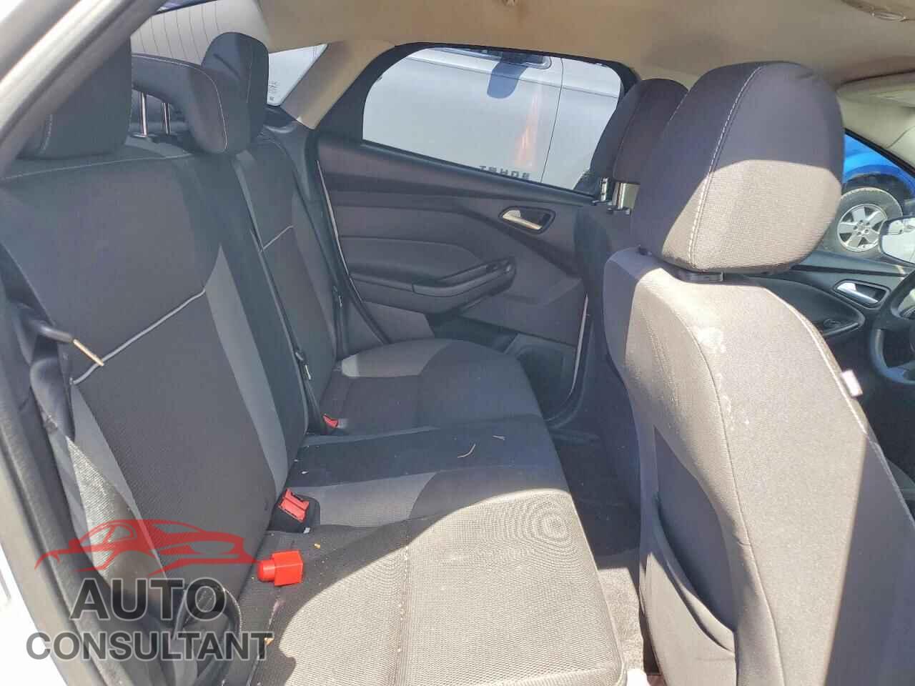 FORD FOCUS 2014 - 1FADP3F29EL107762