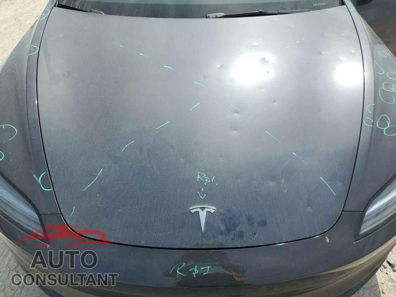 TESLA MODEL 3 2024 - 5YJ3E1EA8RF825594