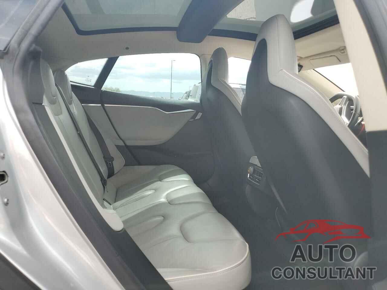 TESLA MODEL S 2013 - 5YJSA1CG0DFP22581
