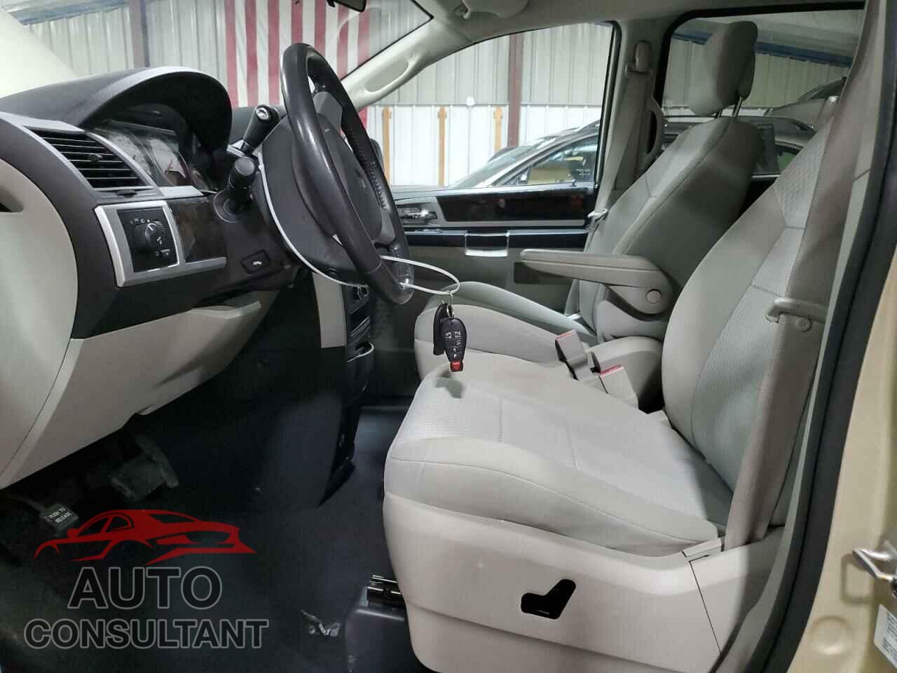 DODGE CARAVAN 2010 - 2D4RN6DX8AR372392