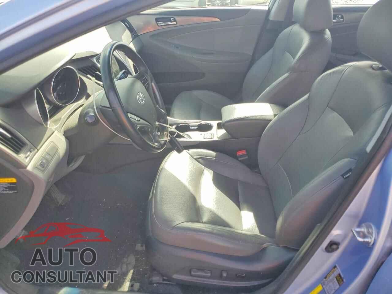 HYUNDAI SONATA 2013 - KMHEC4A41DA099283