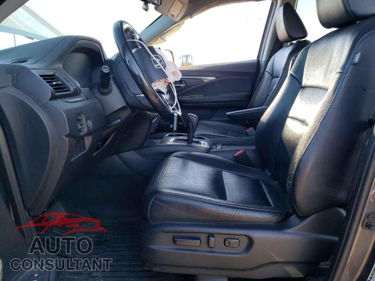HONDA PILOT 2017 - 5FNYF6H59HB046928