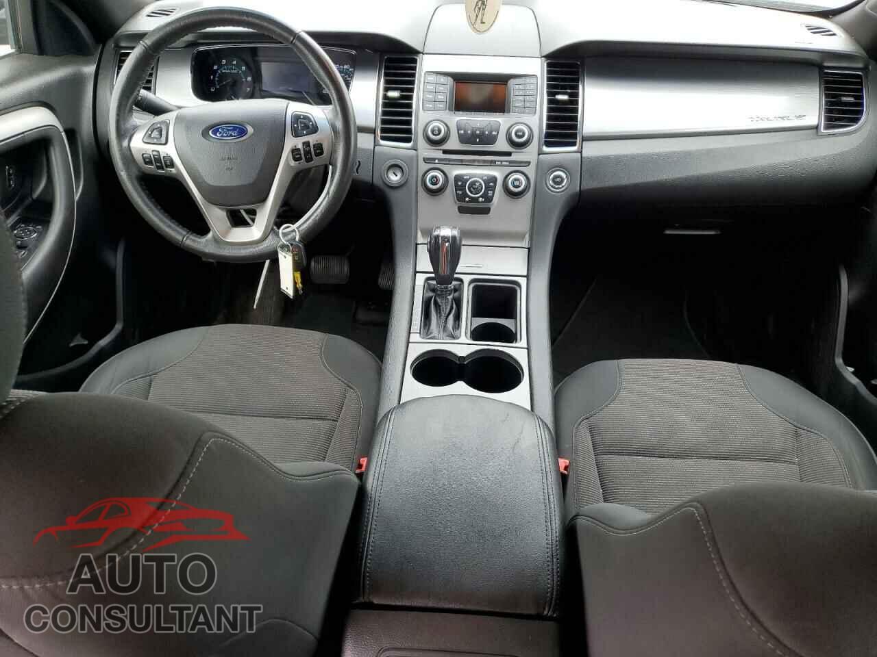 FORD TAURUS 2018 - 1FAHP2E89JG113825