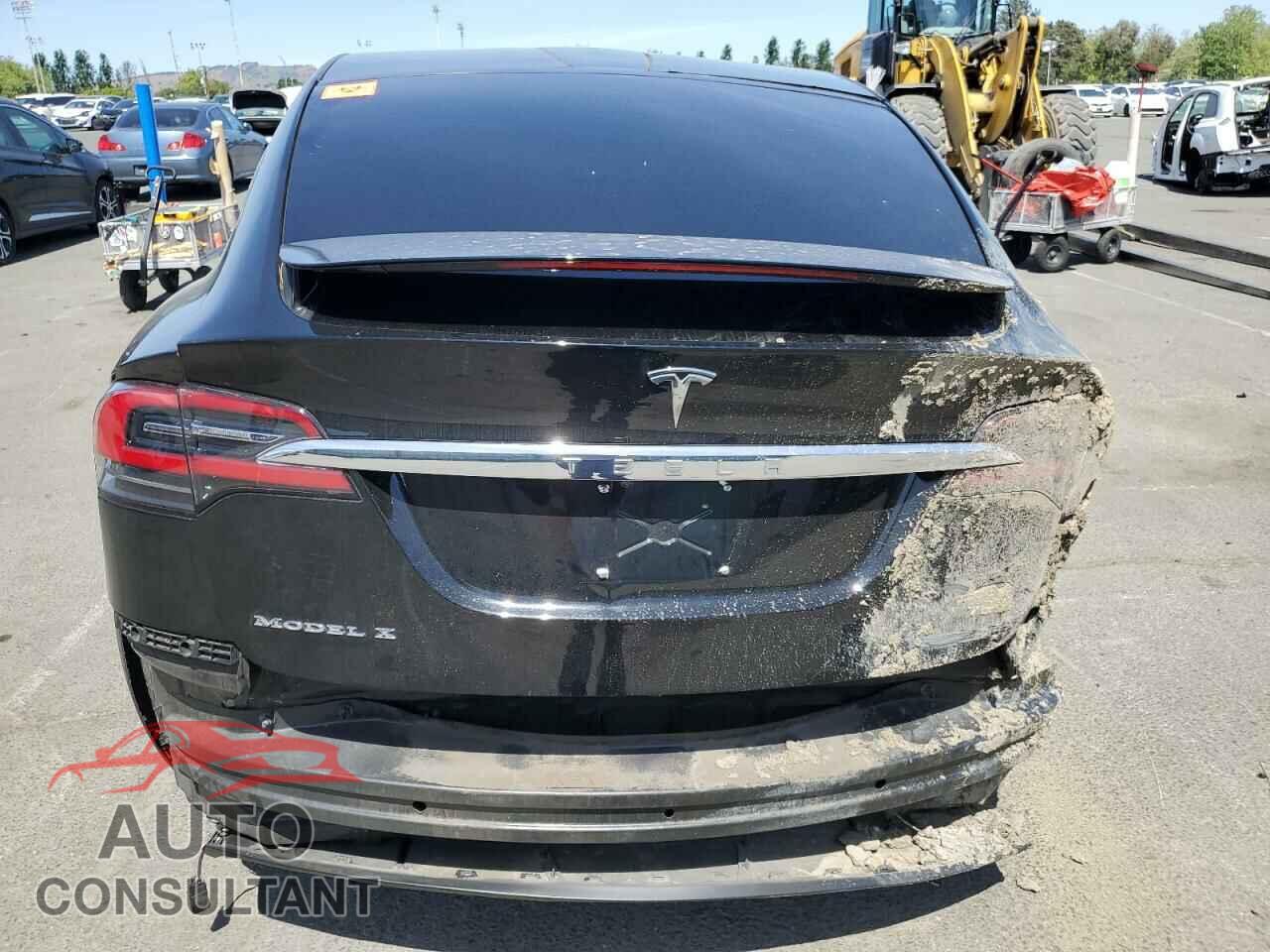 TESLA MODEL X 2016 - 5YJXCBE21GF028784