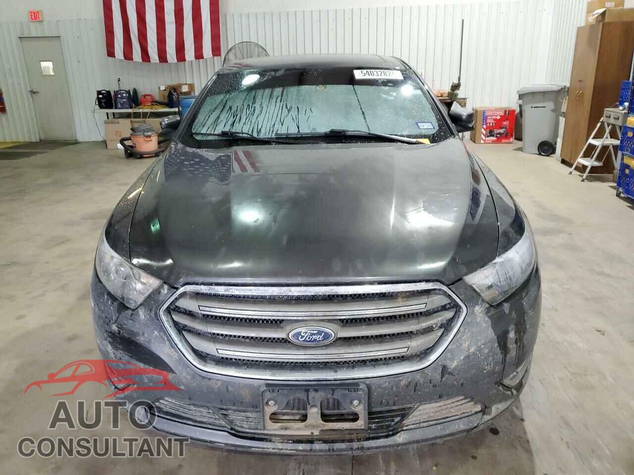 FORD TAURUS 2019 - 1FAHP2E87KG107765