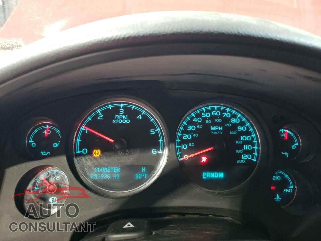 CHEVROLET TAHOE 2011 - 1GNSCAE00BR320455