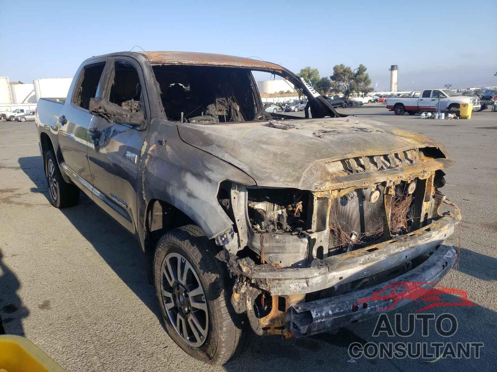 TOYOTA TUNDRA 2019 - 5TFDY5F10KX848381