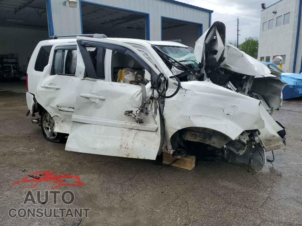 HONDA PILOT 2011 - 5FNYF4H51BB045591