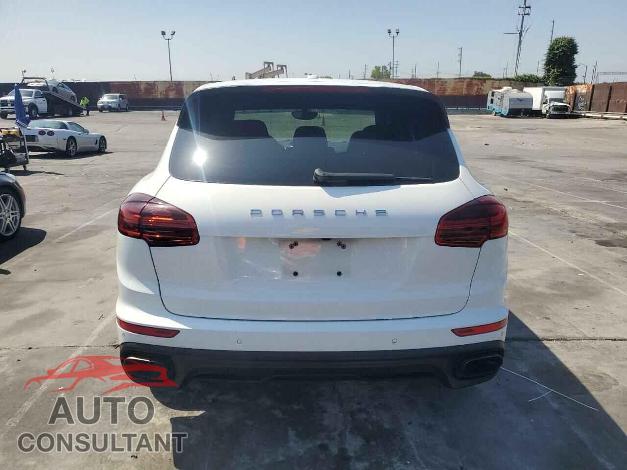 PORSCHE CAYENNE 2017 - WP1AA2A26HKA91514