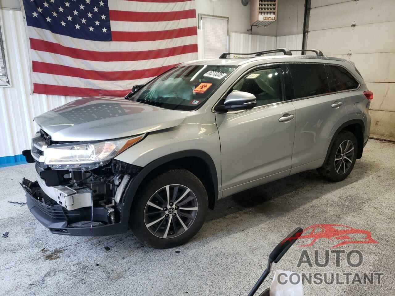 TOYOTA HIGHLANDER 2018 - 5TDJZRFH5JS832220