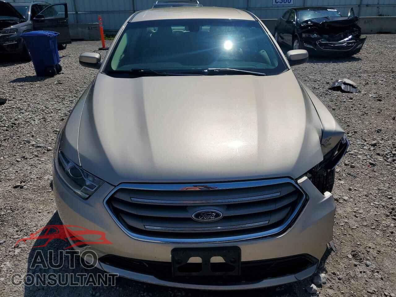 FORD TAURUS 2017 - 1FAHP2E99HG106392