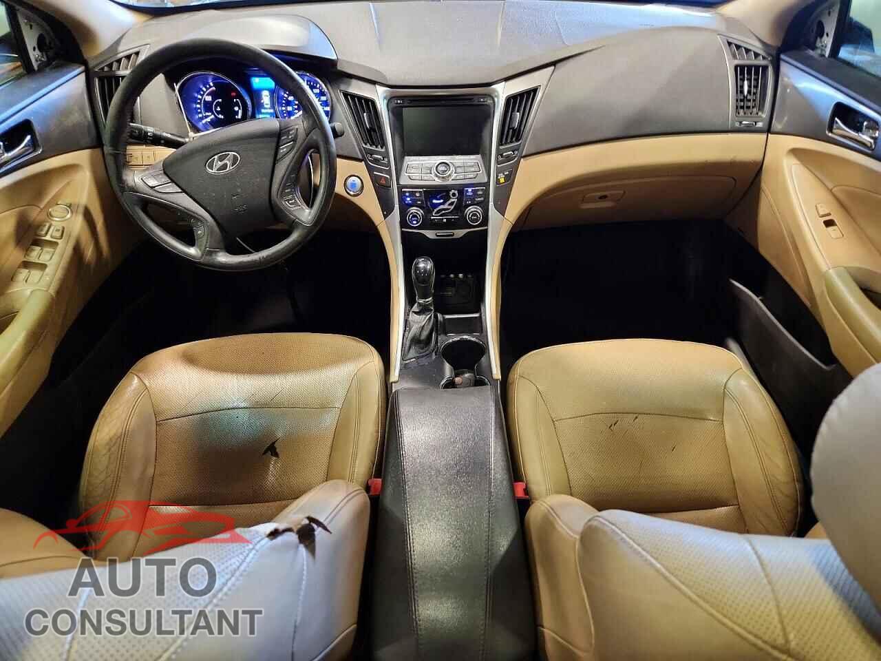 HYUNDAI SONATA 2015 - KMHEC4A44FA128519