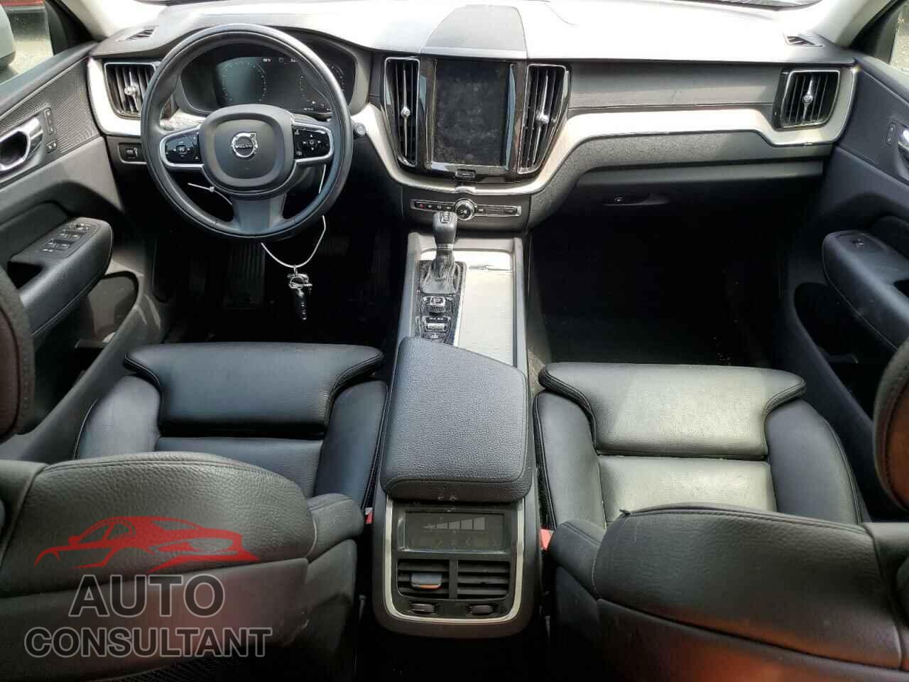 VOLVO XC60 2018 - LYVA22RL7JB083793