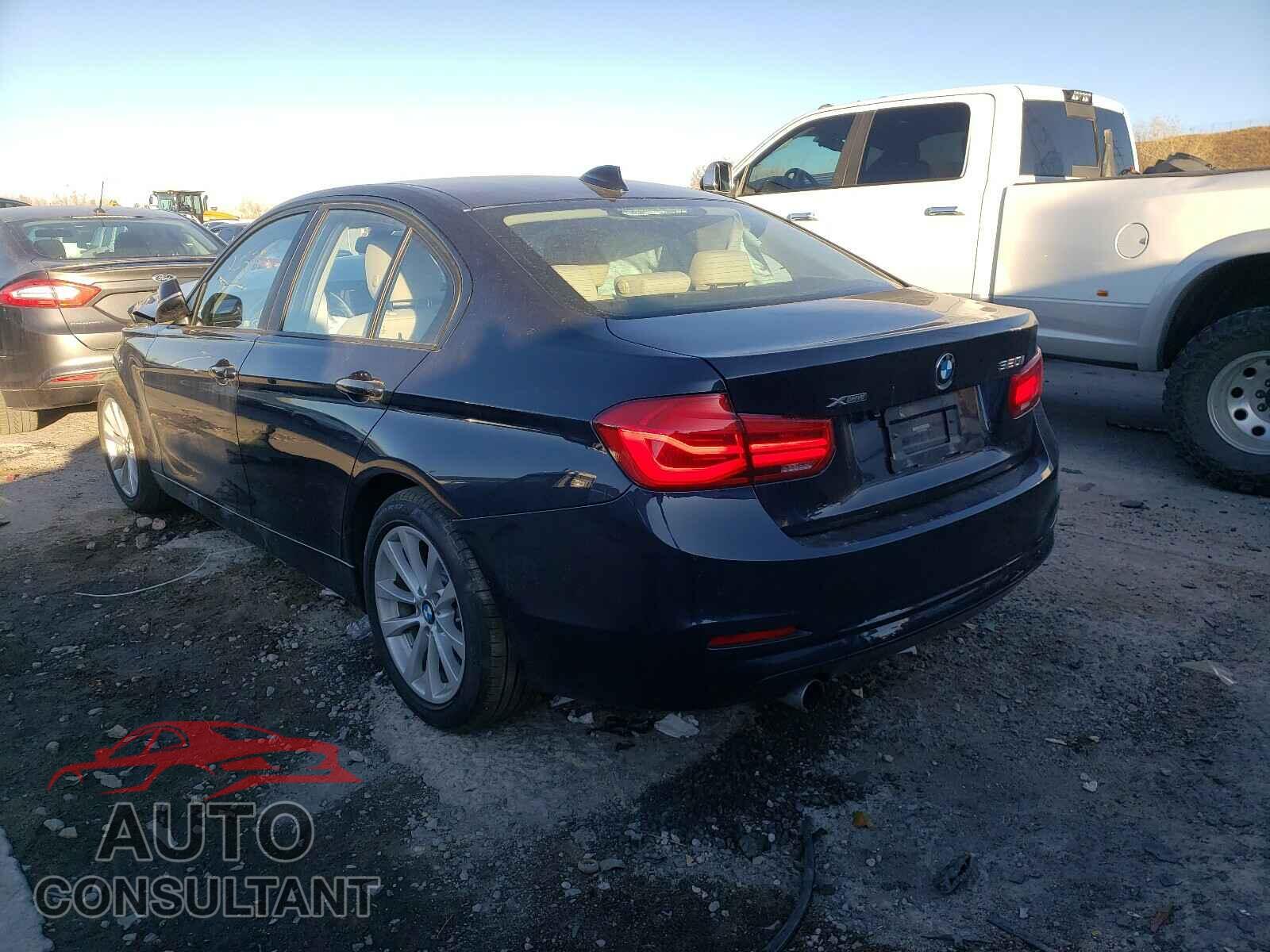 BMW 3 SERIES 2017 - WBA8A3C33HK692355