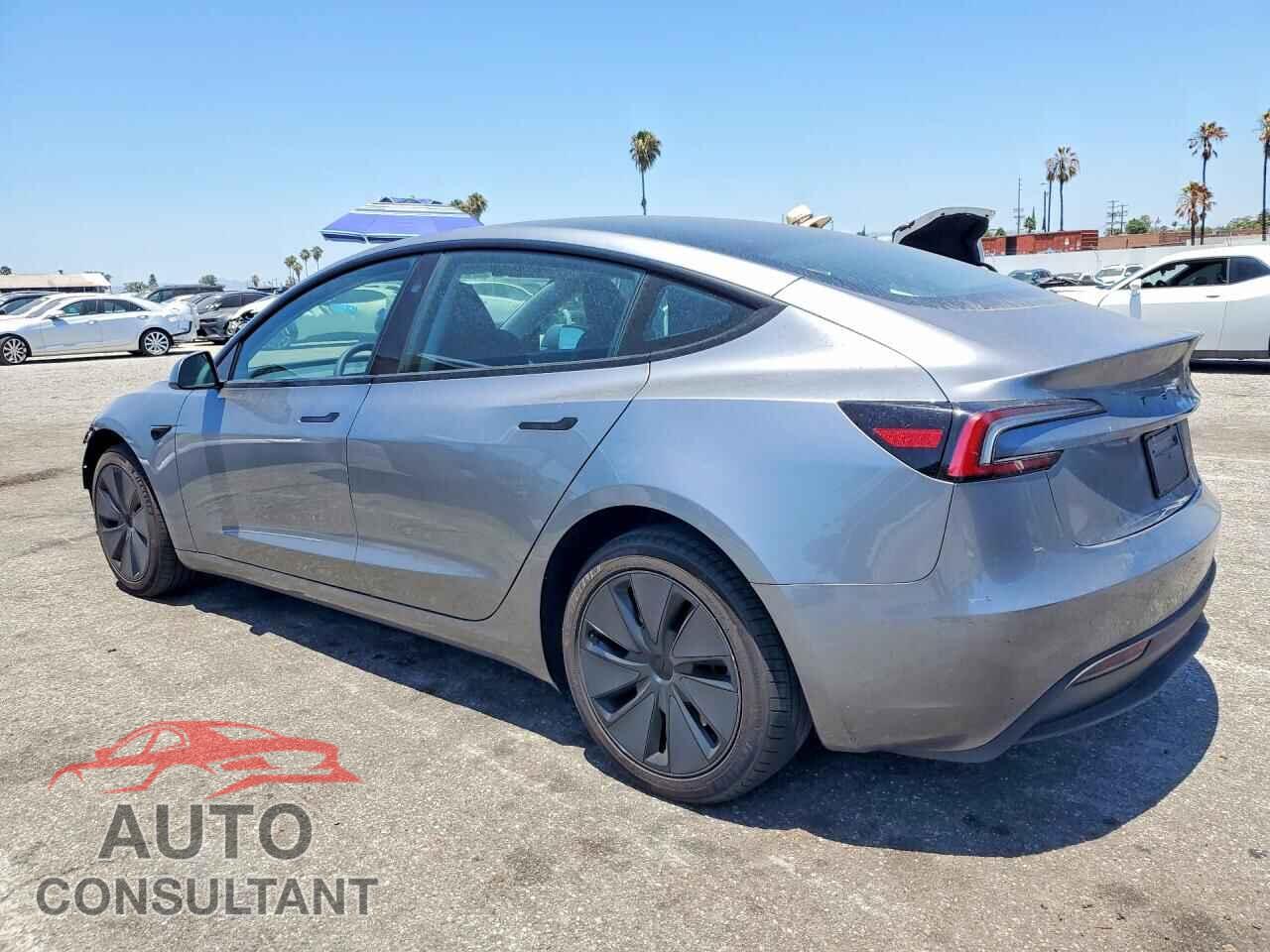 TESLA MODEL 3 2026 - 5YJ3E1EA7TF143572