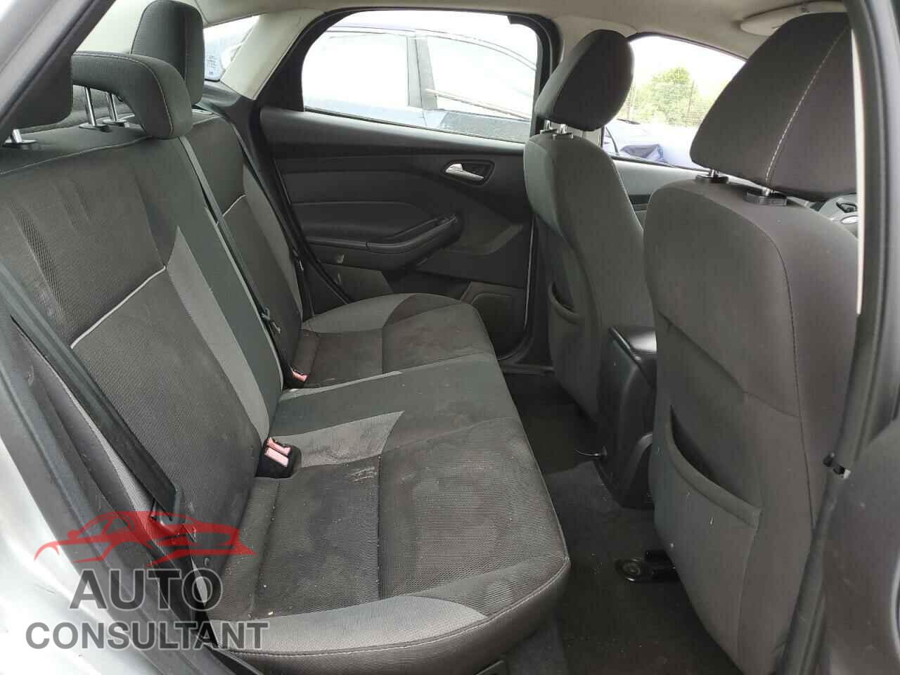 FORD FOCUS 2014 - 1FADP3F2XEL287558