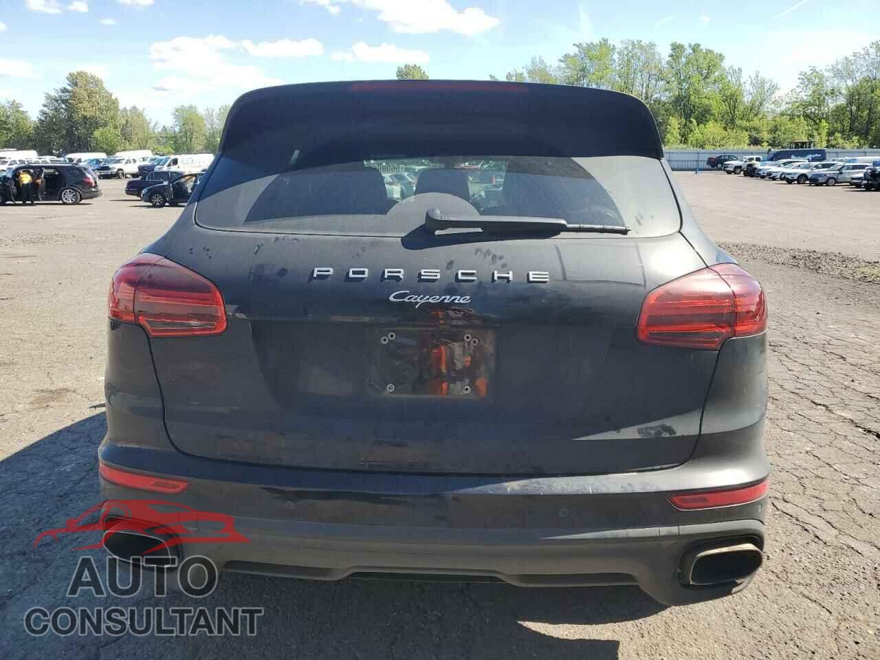 PORSCHE CAYENNE 2016 - WP1AA2A20GKA10876