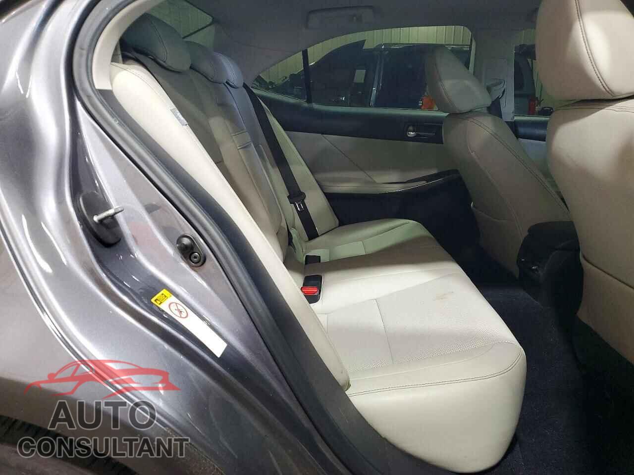 LEXUS IS 2014 - JTHBE1D21E5002974