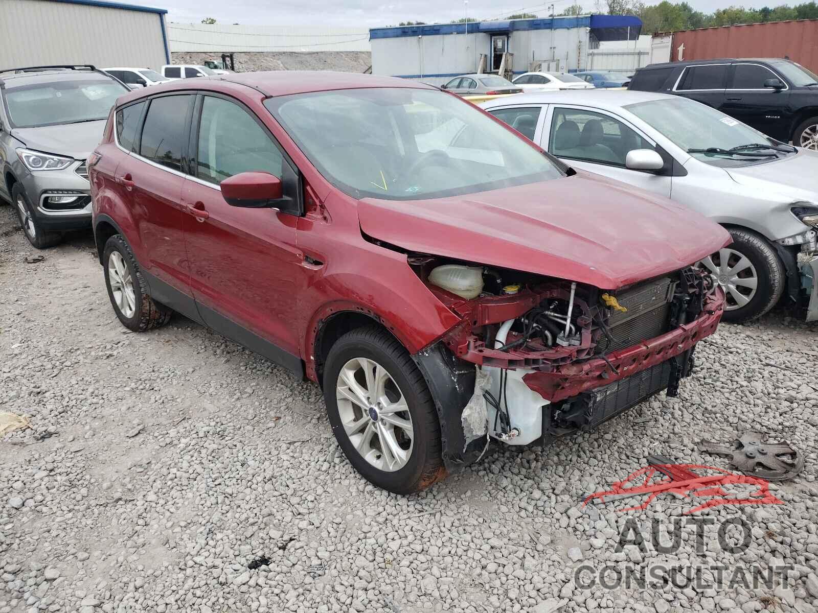 FORD ESCAPE 2017 - 1FMCU0GD5HUB49322
