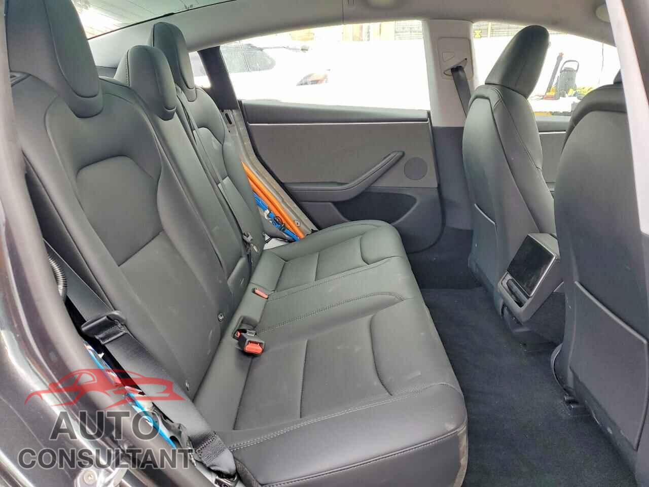 TESLA MODEL 3 2025 - 5YJ3E1EA6SF080057
