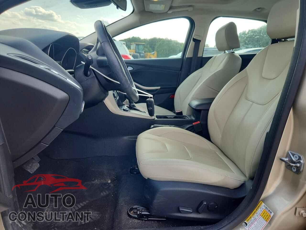 FORD FOCUS 2017 - 1FADP3J21HL321902