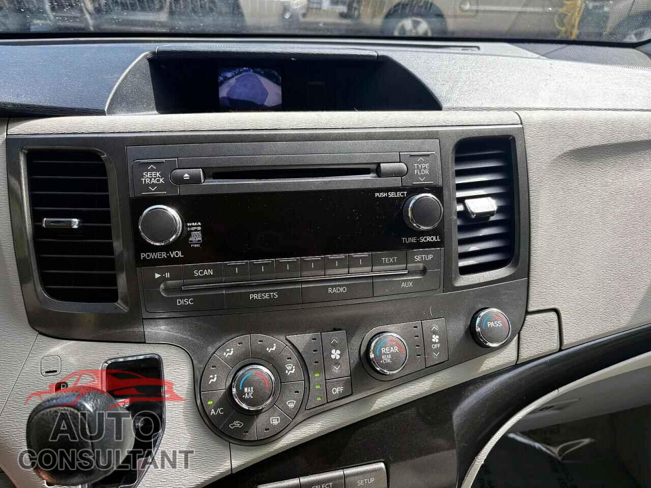 TOYOTA SIENNA 2012 - 5TDKK3DC8CS240357