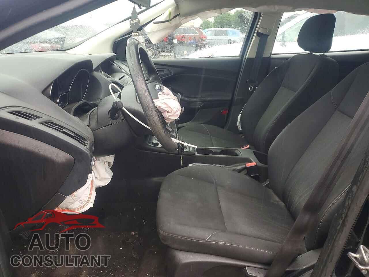 FORD FOCUS 2017 - 1FADP3E22HL327637