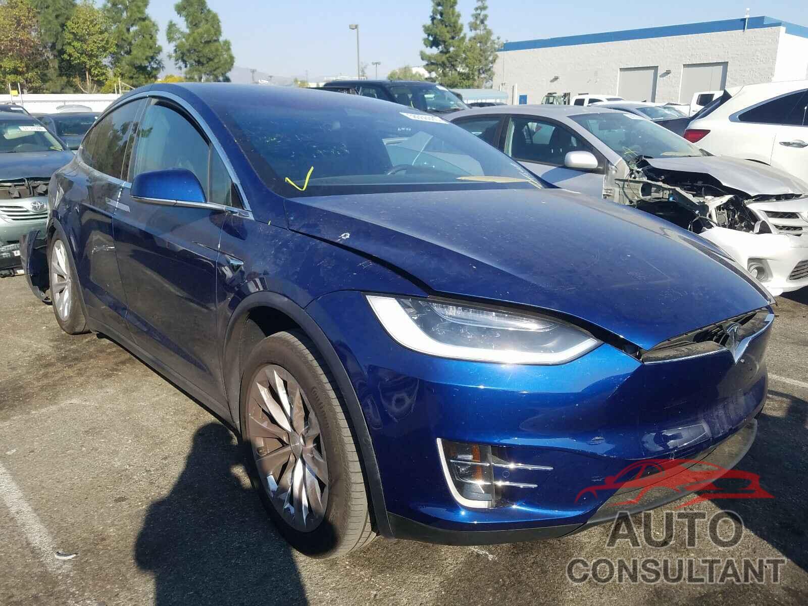 TESLA MODEL X 2018 - 5YJXCAE23JF106483