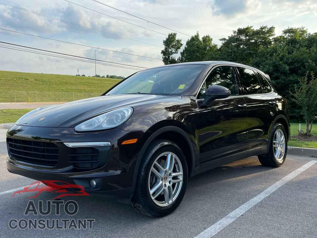 PORSCHE CAYENNE 2016 - WP1AA2A28GKA36464