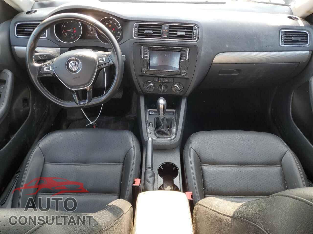 VOLKSWAGEN JETTA 2017 - 3VWDB7AJ3HM341877