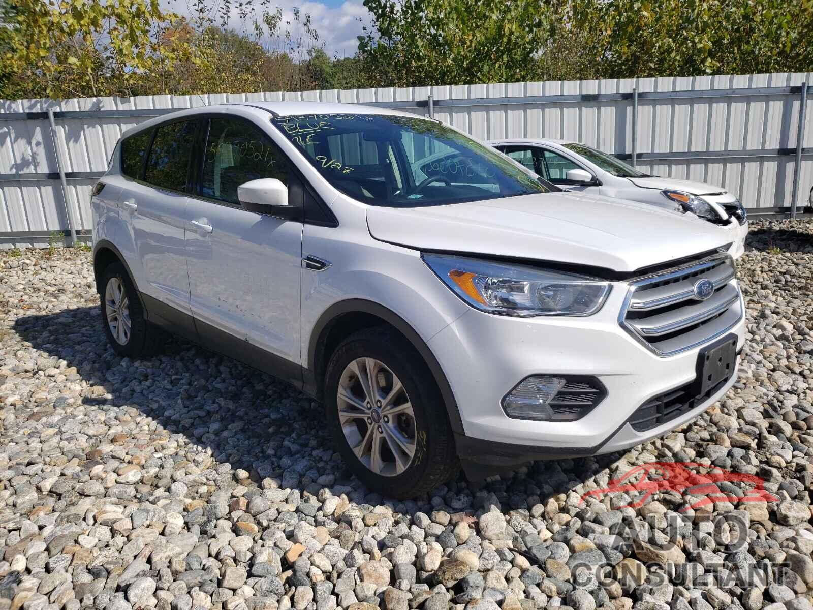 FORD ESCAPE 2017 - 1FMCU9GD2HUA07093