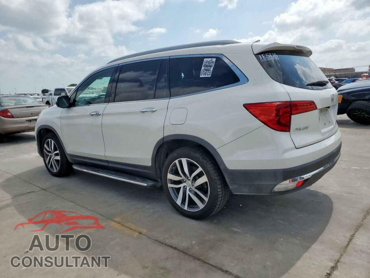 HONDA PILOT 2017 - 5FNYF6H94HB072212