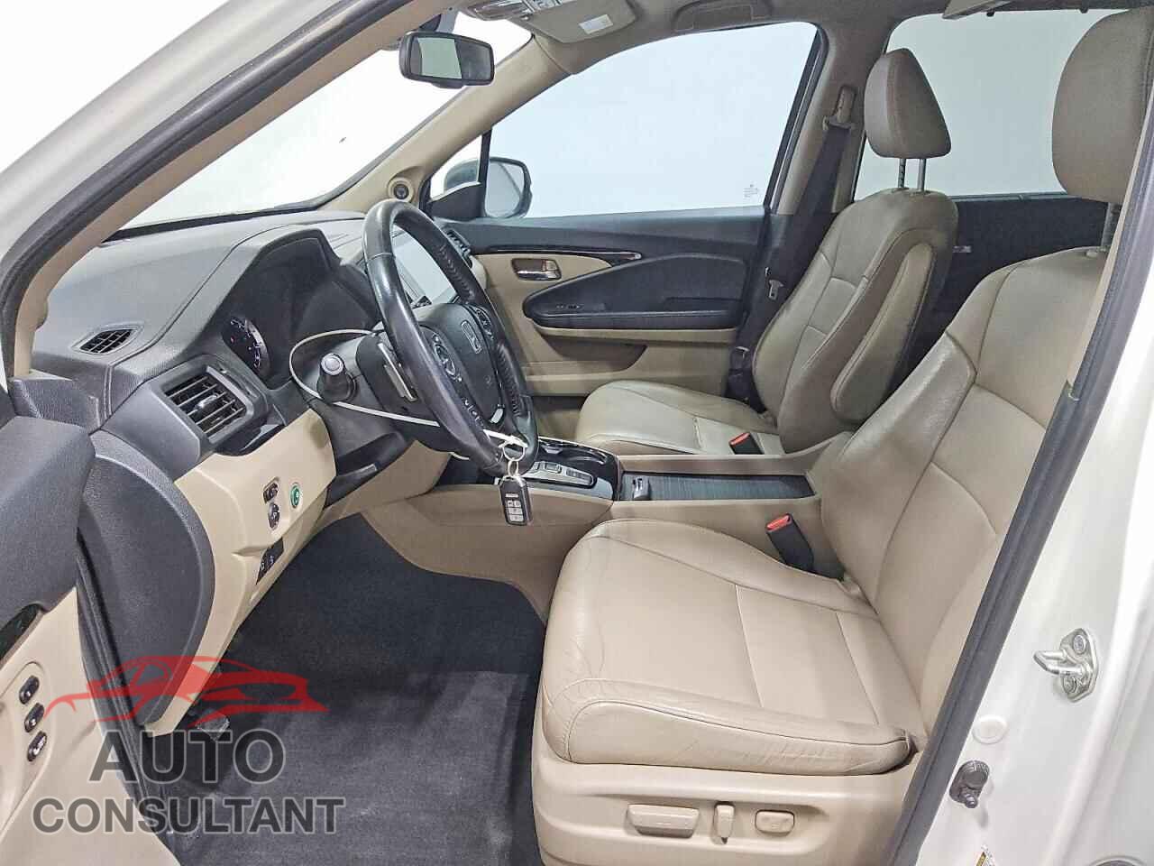 HONDA PILOT 2017 - 5FNYF5H93HB021312