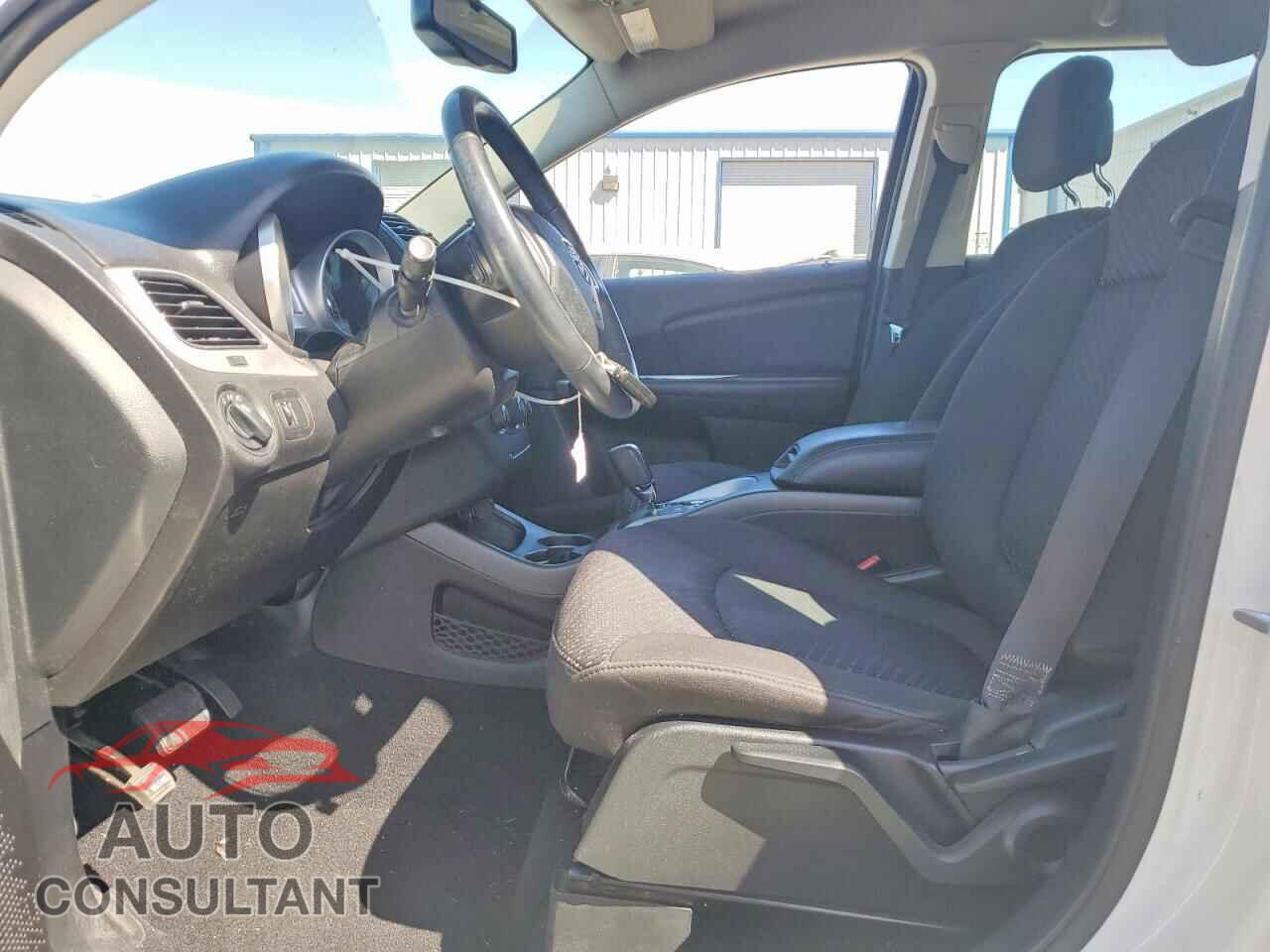 DODGE JOURNEY 2015 - 3C4PDCAB8FT712143