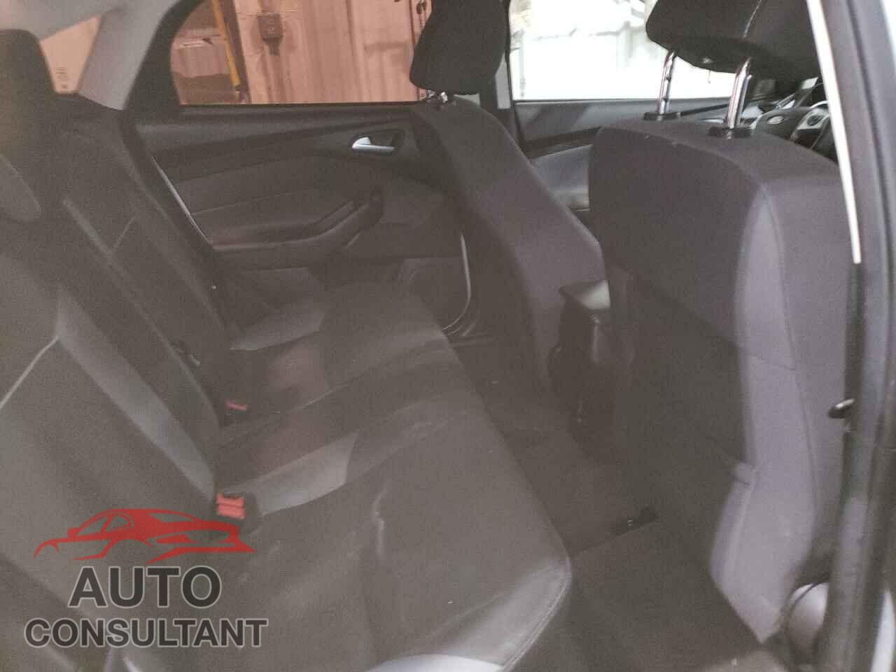 FORD FOCUS 2014 - 1FADP3F25EL151807